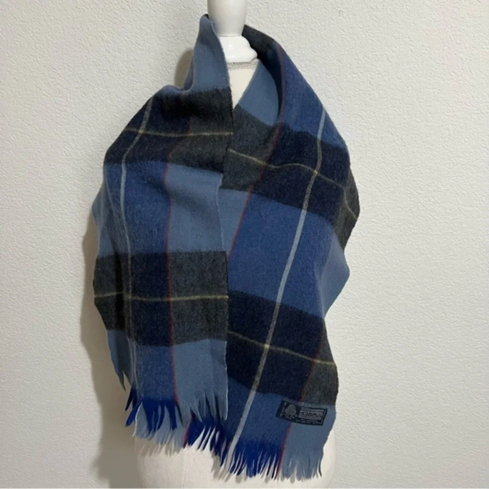 Centura Blue Gray Plaid Lambswool Scarf with Fringe Made in Uruguay   Unisex